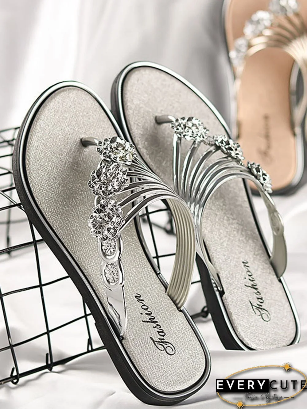 Women's Diamond Flat Thong Sandals