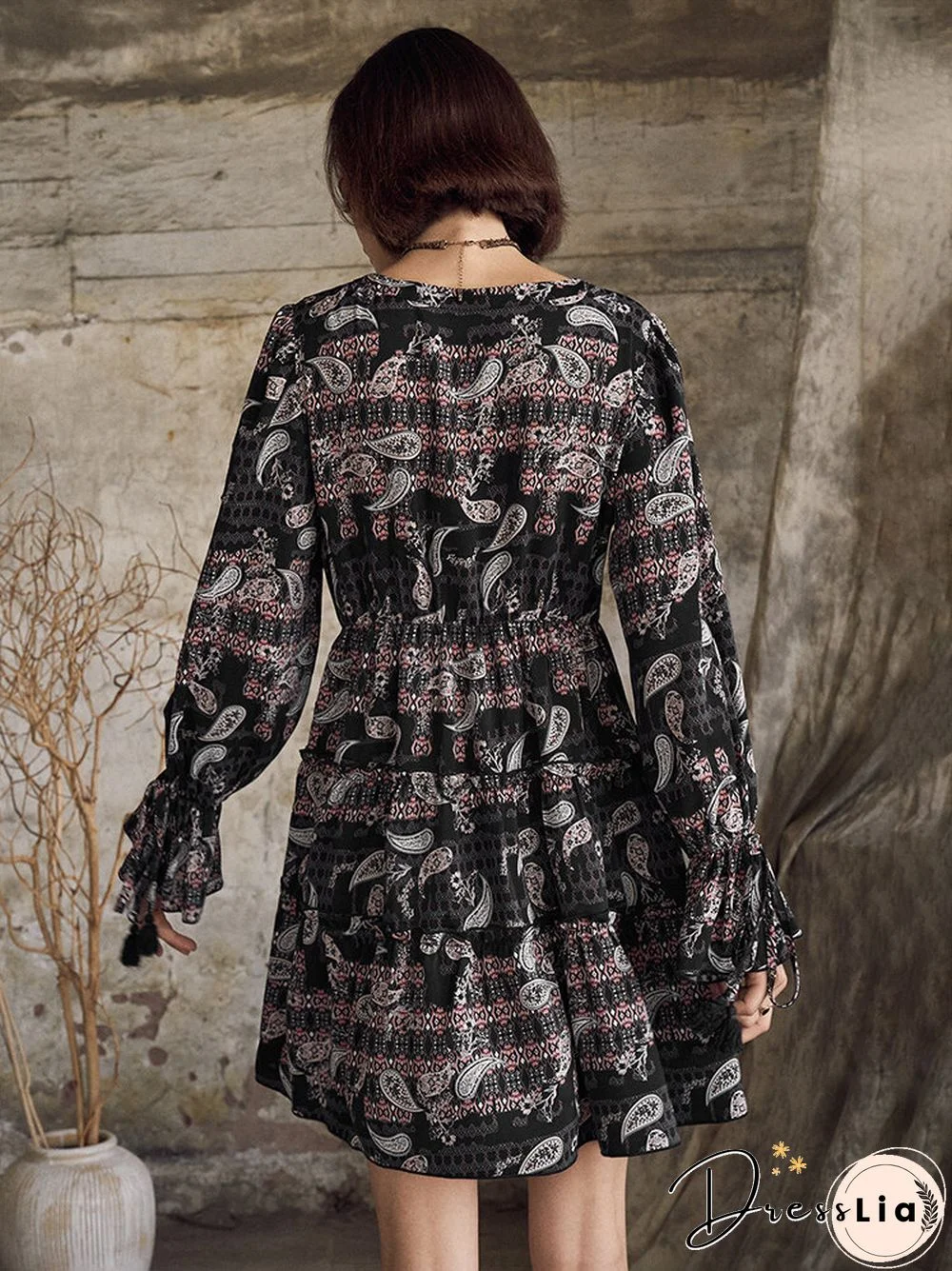 Random Vintage Paisley Print Long Sleeve Tie V-neck Dress