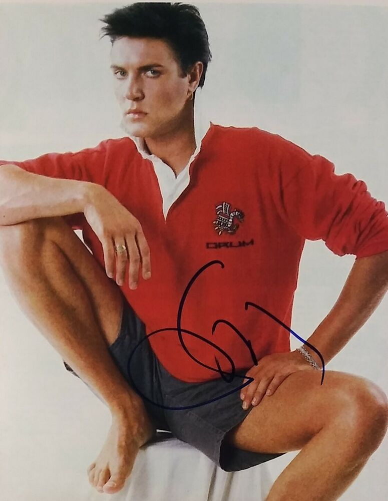 Simon Le Bon signed 8 x 10