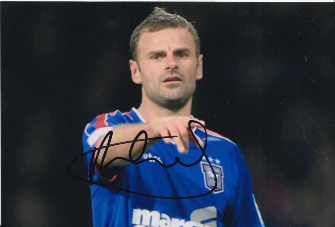 IPSWICH TOWN HAND SIGNED RICHIE WELLENS 6X4 Photo Poster painting.