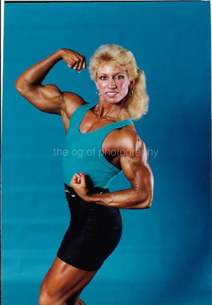 FEMALE BODYBUILDER 80's 90's FOUND Photo Poster painting Color MUSCLE GIRL Portrait EN 110 32 T