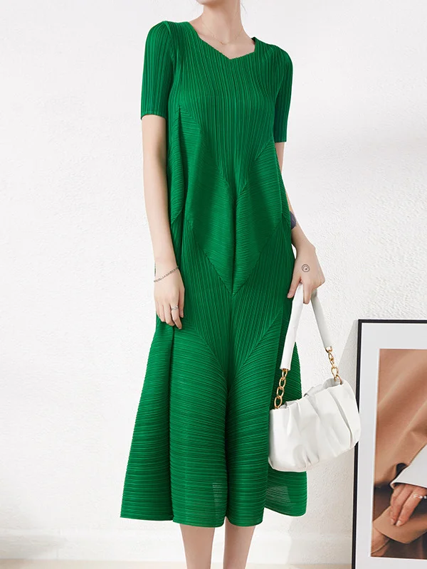 Casual Short Sleeves Pleated Solid Color Round-Neck Midi Dresses