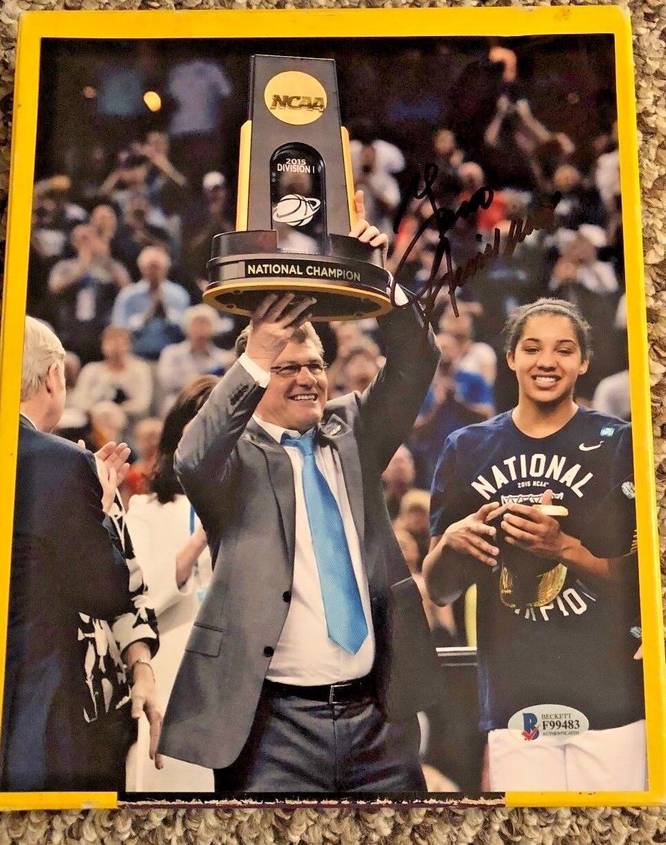 GENO AURIEMMA SIGNED 8X10 UCONN HUSKIES Photo Poster painting BECKETT AUTHENTICATED #2