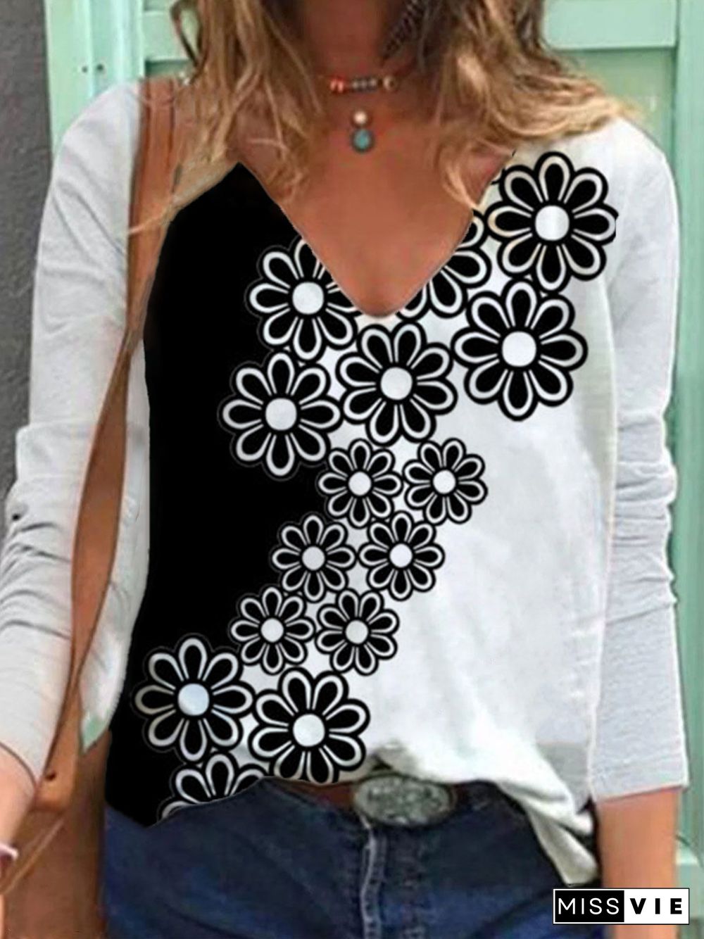 Black-white Floral Printed Long Sleeve V Neck Casual Shift Tops