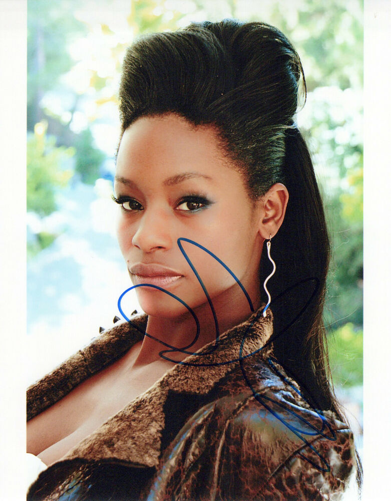 Sufe Bradshaw glamour shot autographed Photo Poster painting signed 8x10 #4