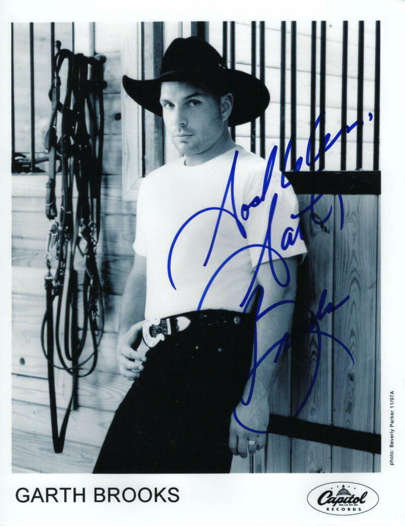 GARTH BROOKS SIGNED AUTOGRAPH 8X10 Photo Poster painting - COUNTRY MUSIC SUPERSTAR, NO FENCES