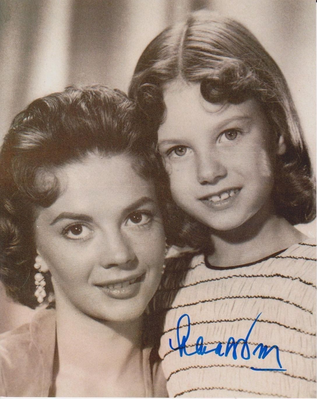 Lana Wood Signed Photo Poster painting -The Young Searchers Star depicted, Sister Natalie G173