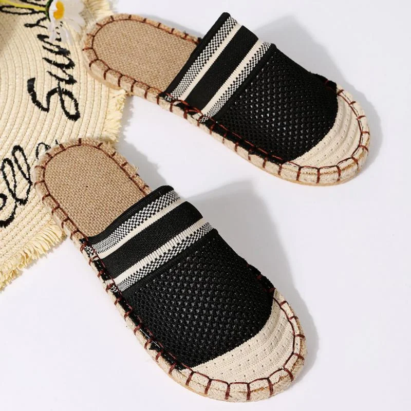 Back To School 2022 Breathable Women's Slippers Comfortable Air Mesh Fashion Plus Size 43 Cover Toe Slip-On Soft Women Sandals Flat Shoes