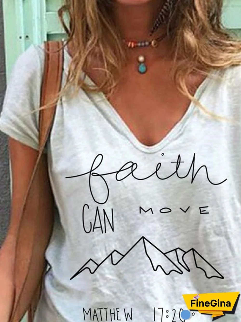 Christian Bible Verse Love Print T-Shirt