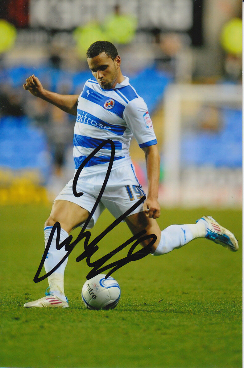 READING HAND SIGNED HAL ROBSON-KANU 6X4 Photo Poster painting 2.