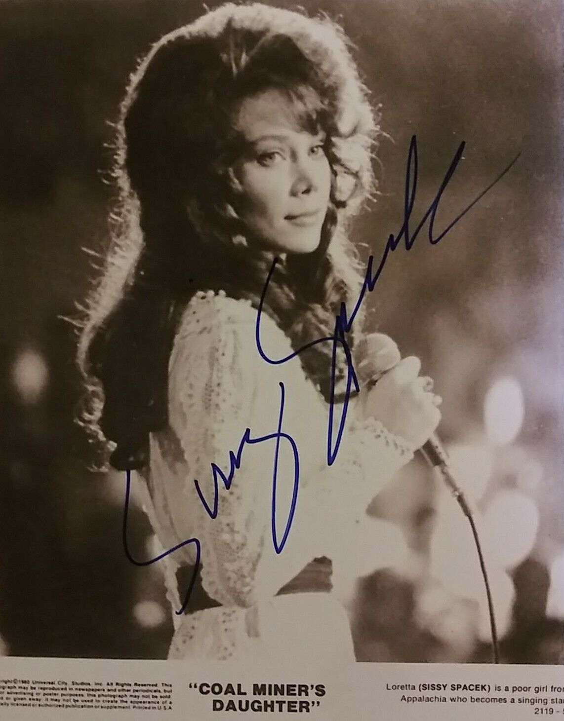 Sissy Spacek signed 8 x 10