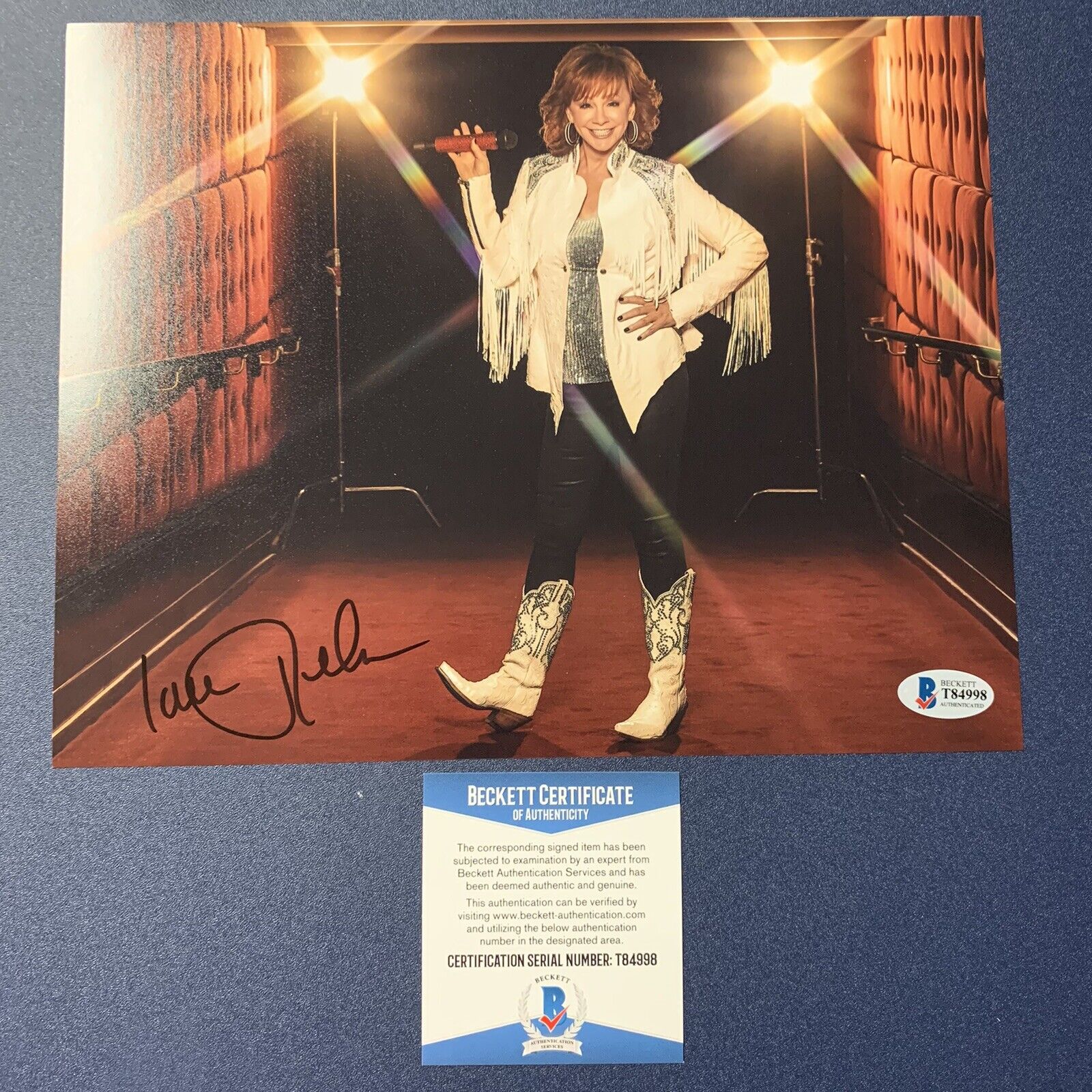 REBA MCENTIRE HAND SIGNED 8x10 Photo Poster painting AUTOGRAPHED COUNTRY LEGEND RARE BAS COA