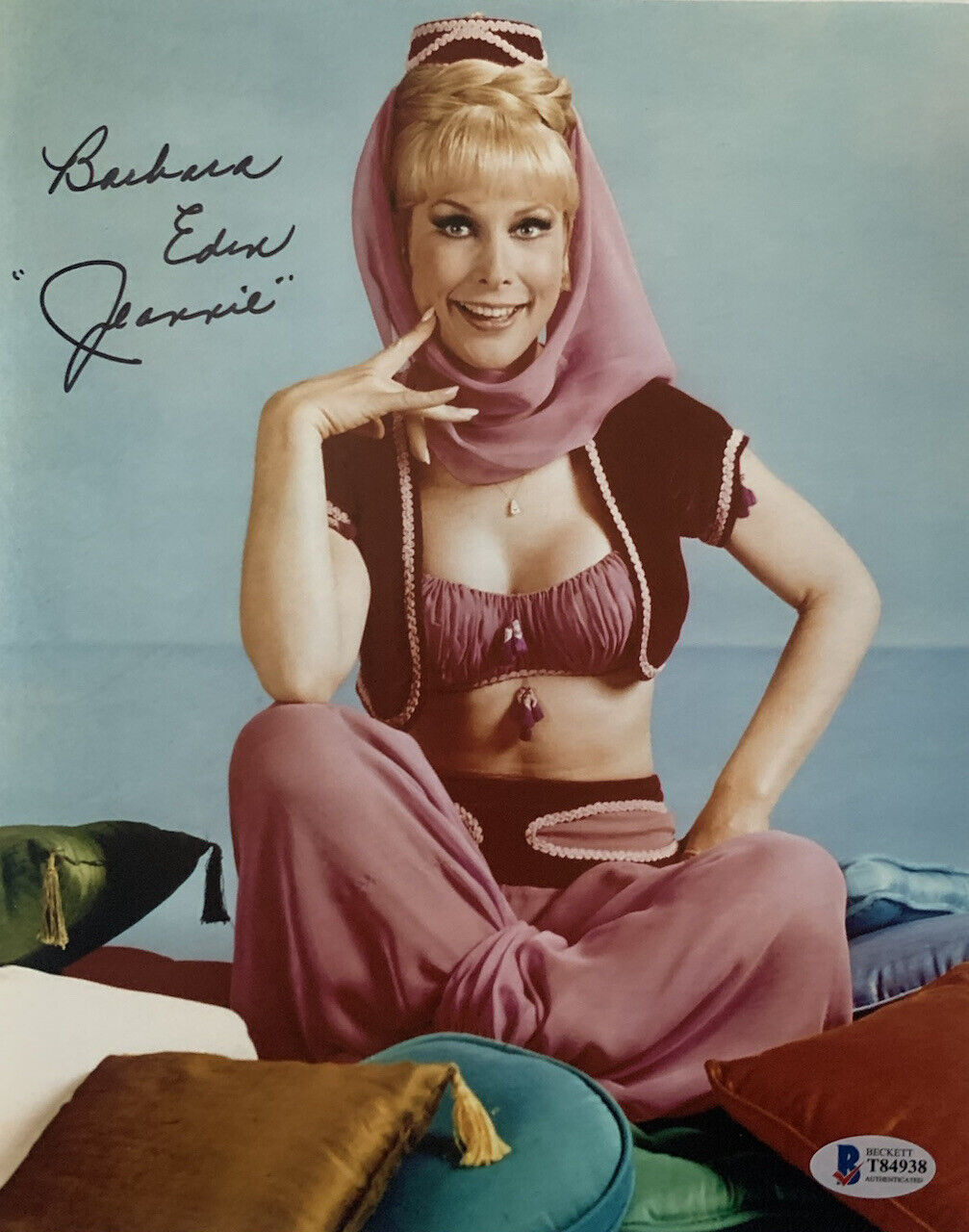 BARBARA EDEN HAND SIGNED 8x10 Photo Poster painting JEANNIE AUTOGRAPH AUTHENTIC BECKETT COA