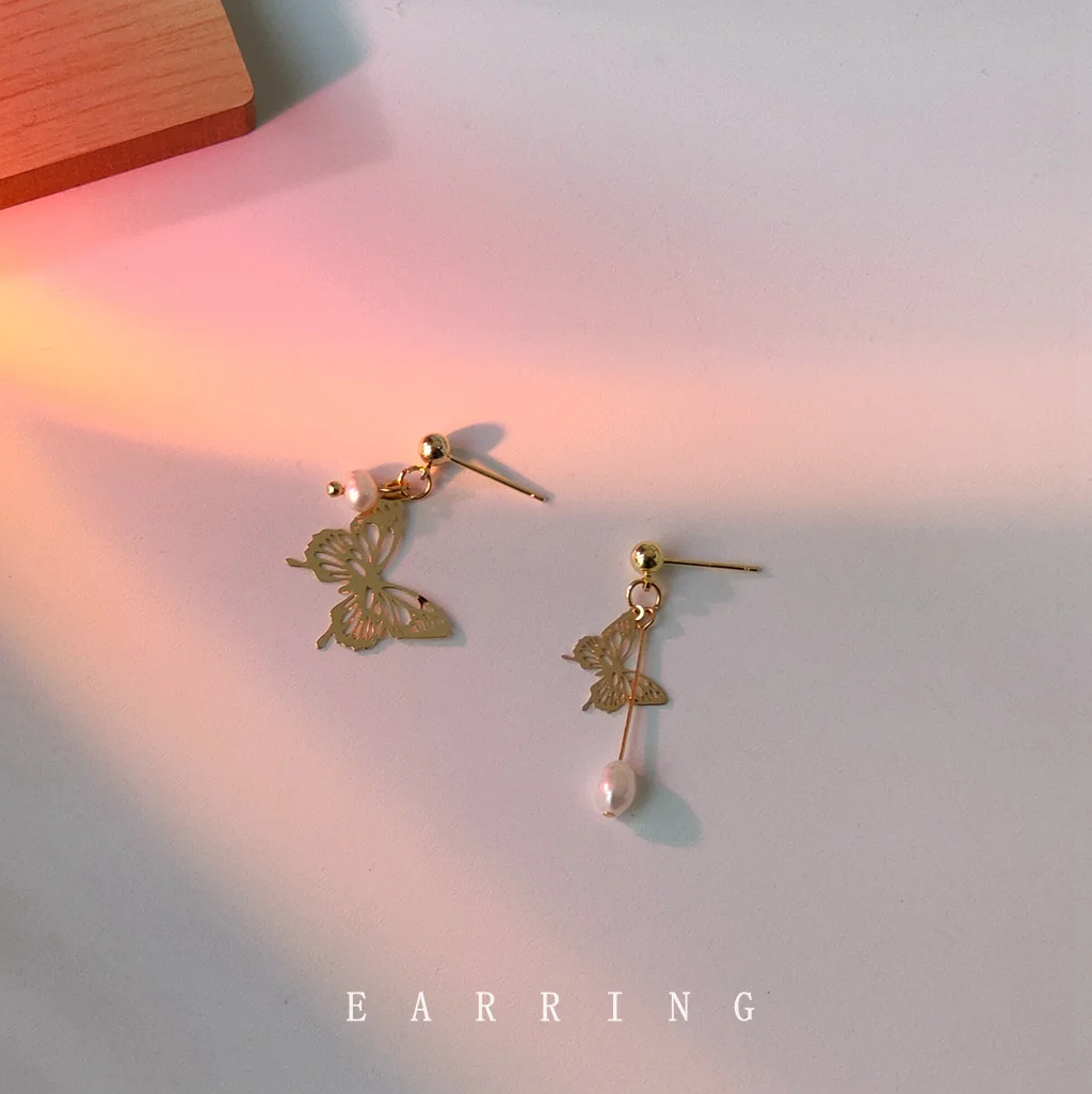 BTS 花樣年華 Asymmetric Butterfly Earrings