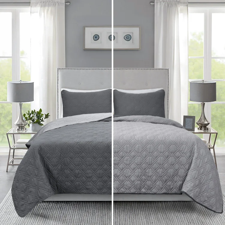3 Piece Classic Diamond Pattern Reversible Oversized Bedspread Set-Karmen