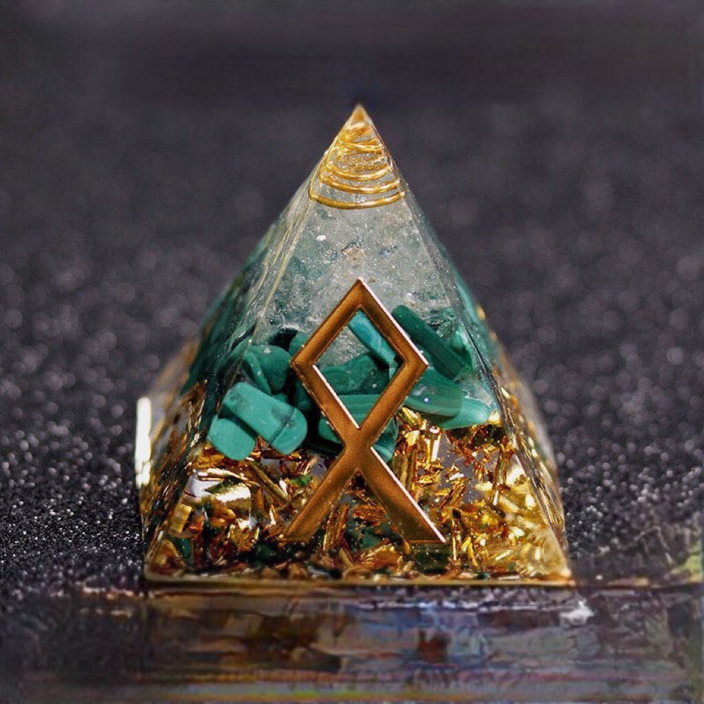 Family Rune Pyramid: Explore the Mysterious Power of ᛉ - Algiz