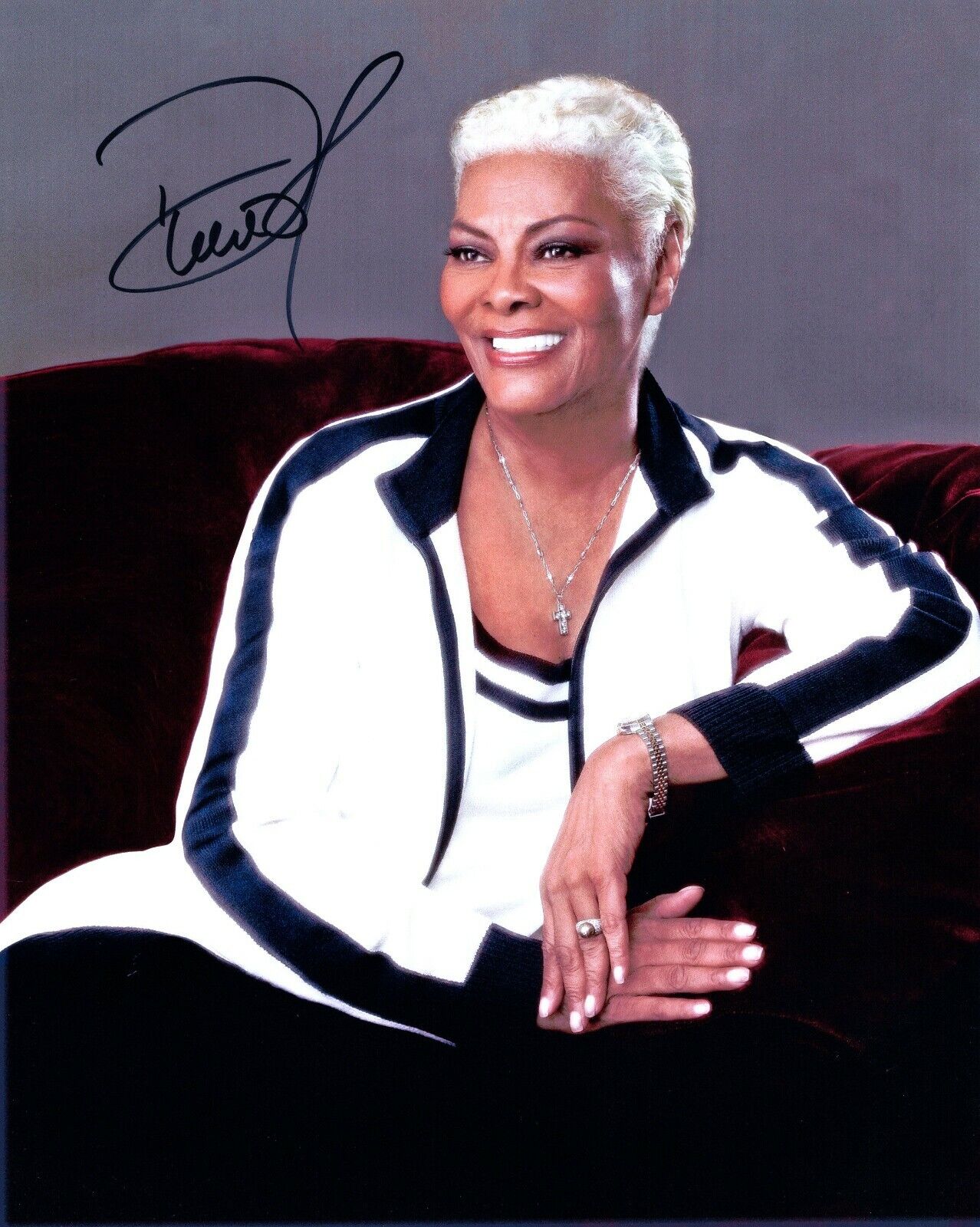 Signed Photo Poster painting of Dionne Warwick 10x8