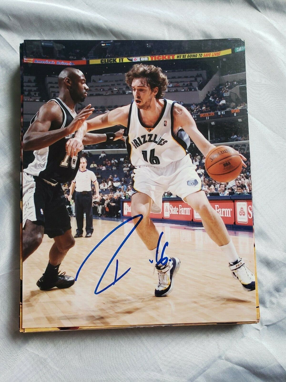 PAU GASOL MEMPHIS GRIZZLIES SIGNED AUTOGRAPHED 8x10 Photo Poster painting COA BASKETBALL SPAIN