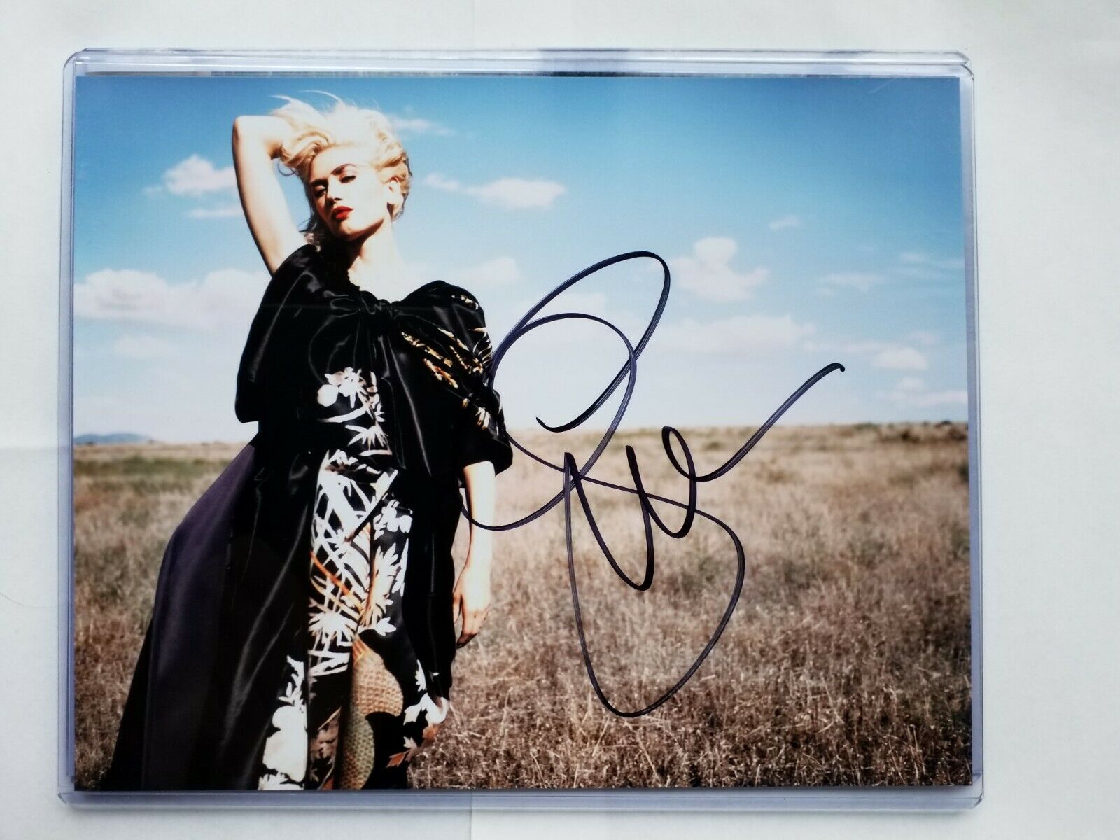 Autographed Gwen Stefani Authentic Signed 8 x 10 Photo Poster painting Nice