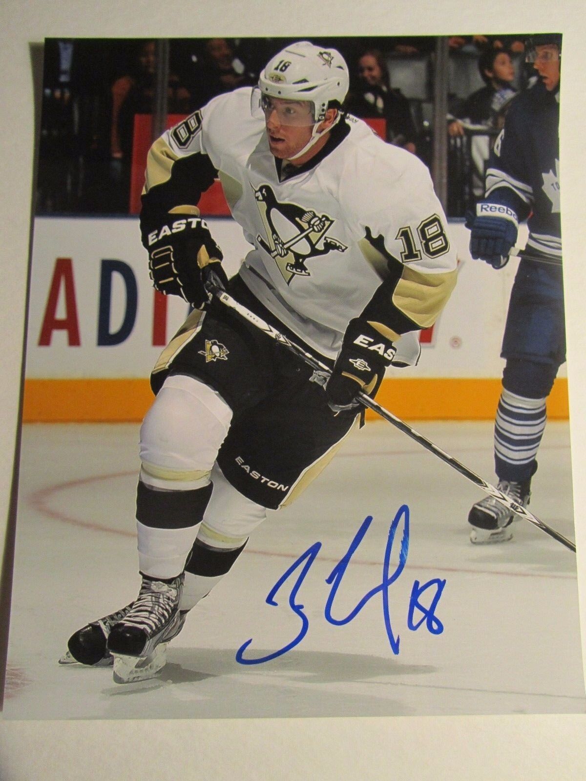 James Neal AUTOGRAPH GLOSSY Photo Poster painting PITTSBURGH PENGUINS signed 8x10