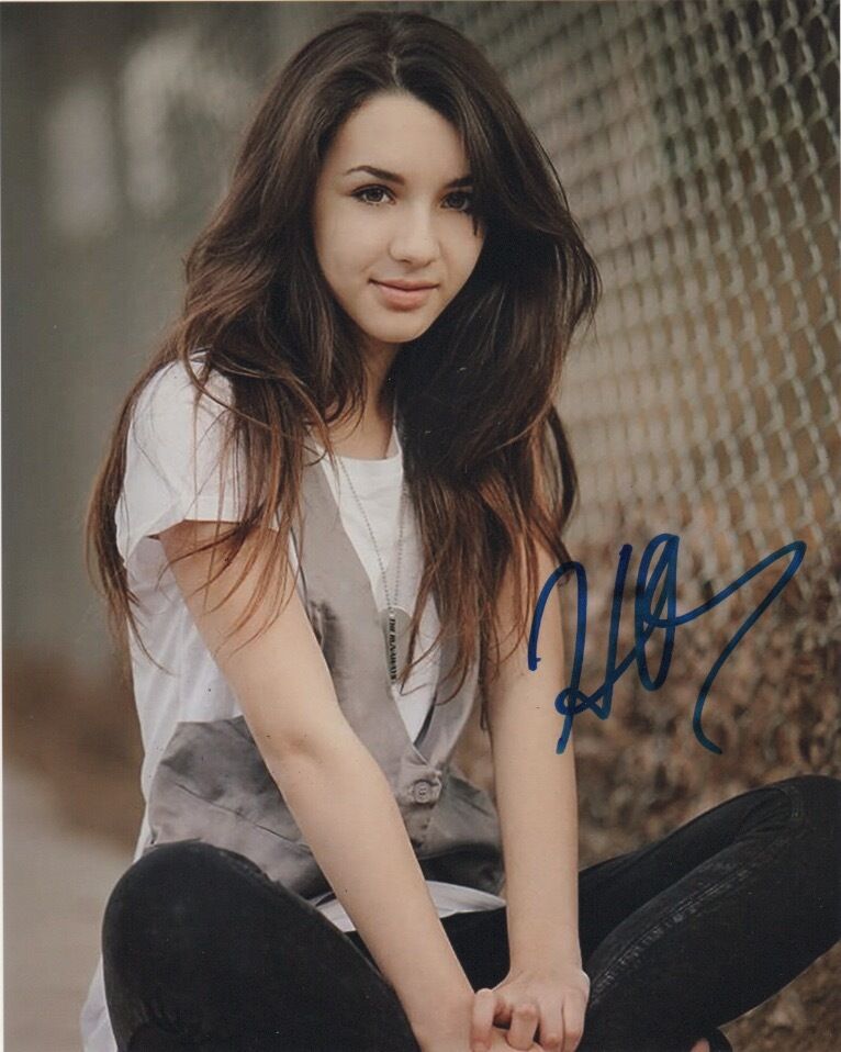 Hannah Marks Sexy Autographed Signed 8x10 Photo Poster painting COA #3