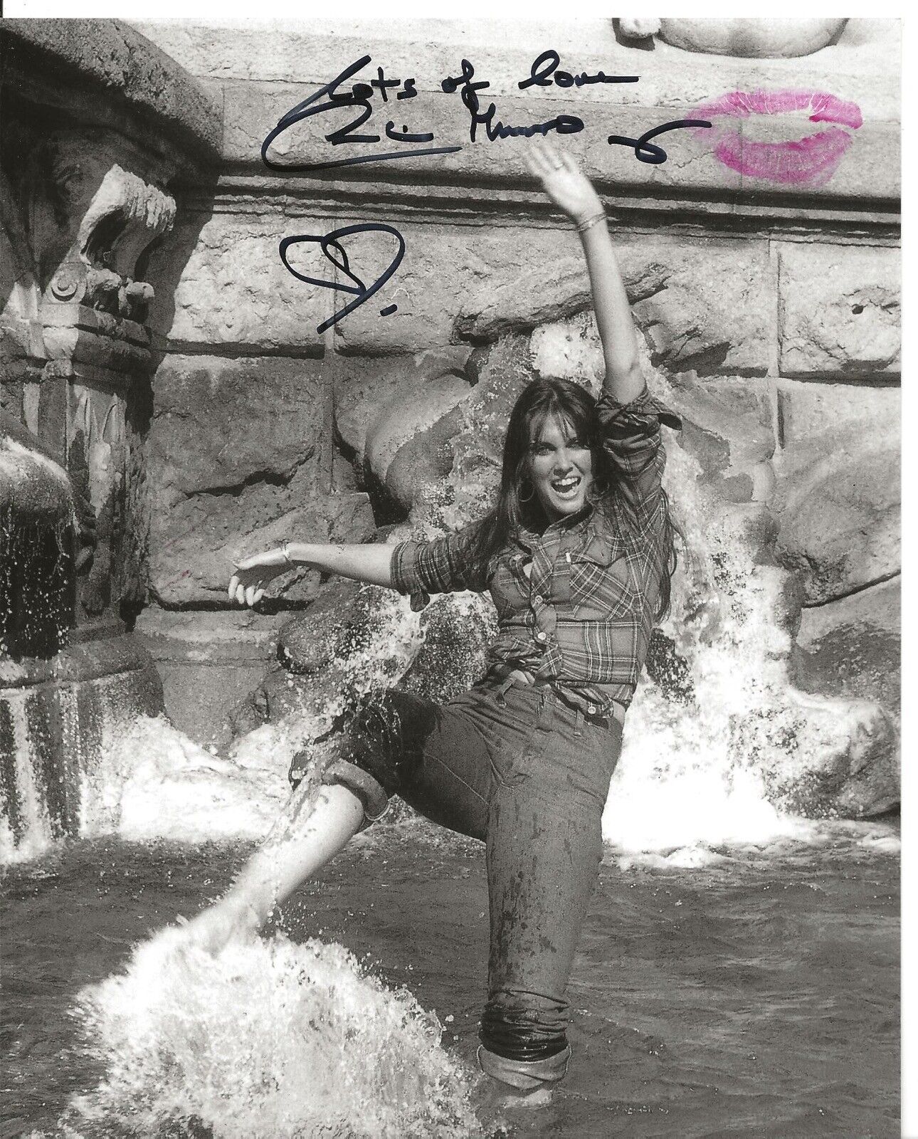 Actress Caroline Munro sexy signed and kissed 8x10 Photo Poster painting IMAGE No63