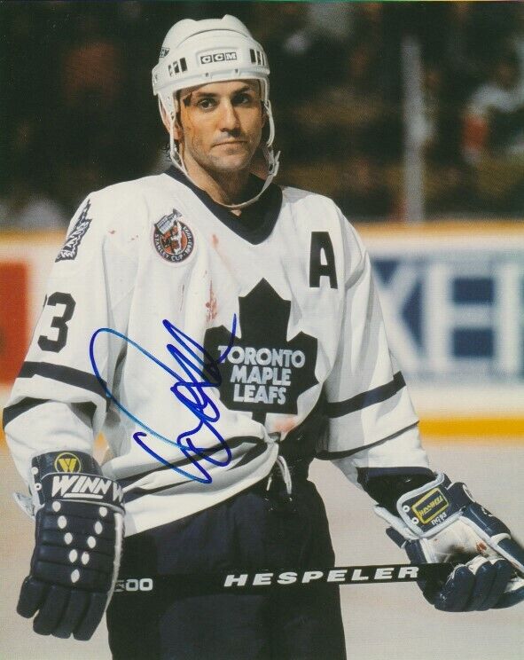 CLASSIC 1992-93 DOUG GILMOUR SIGNED TORONTO MAPLE LEAFS 8x10 Photo Poster painting! PROOF!