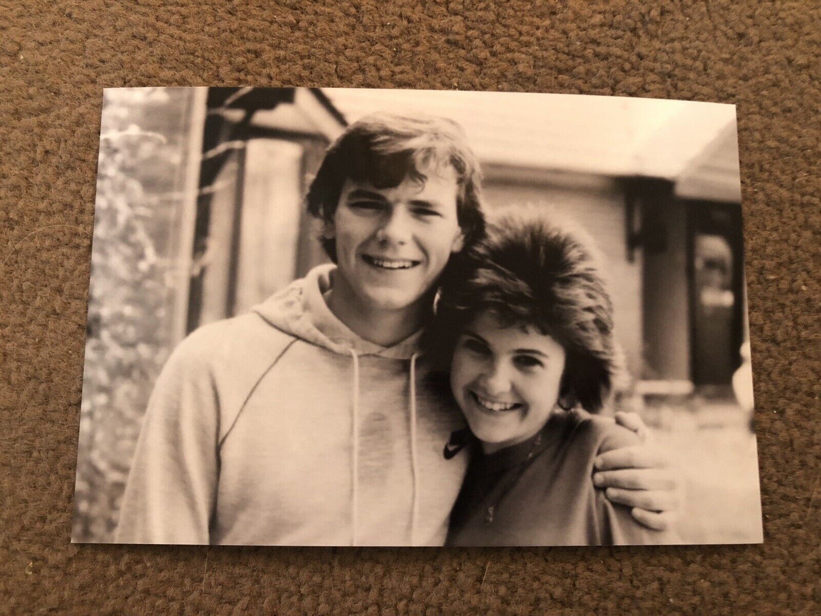 SIMON OBRIEN & GILLIAN KEARNEY (BROOKSIDE) UNSIGNED Photo Poster painting- 6x4”