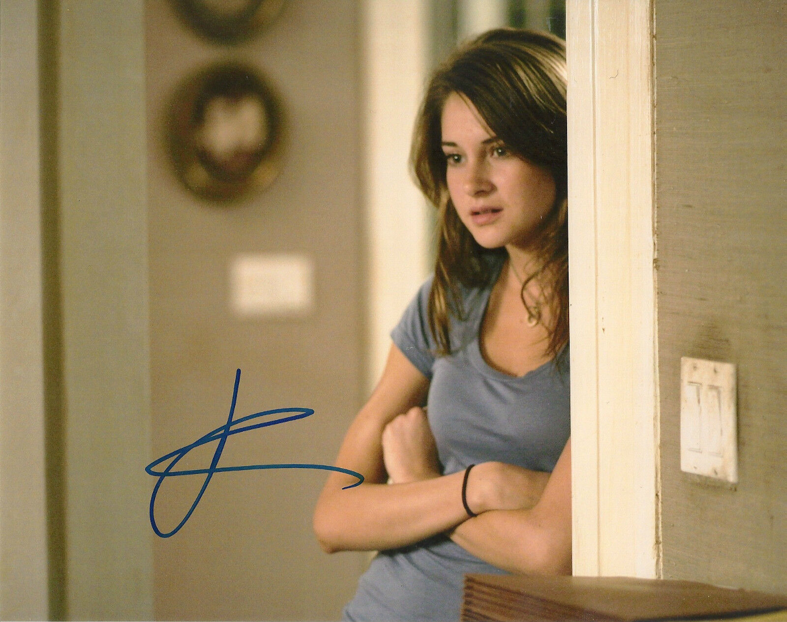 SHAILENE WOODLEY 'DIVERGENT' BEATRICE 'TRIS' PRIOR SIGNED 8X10 PICTURE 1 *COA