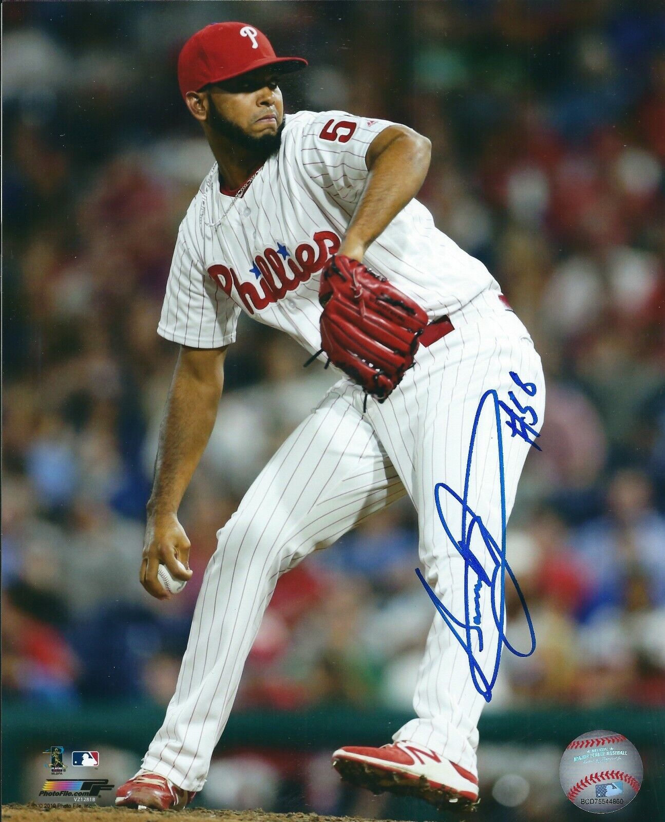 Autographed SERANTHONY DOMINGUEZ 8X10 Philadelphia Phillies Photo Poster painting with COA