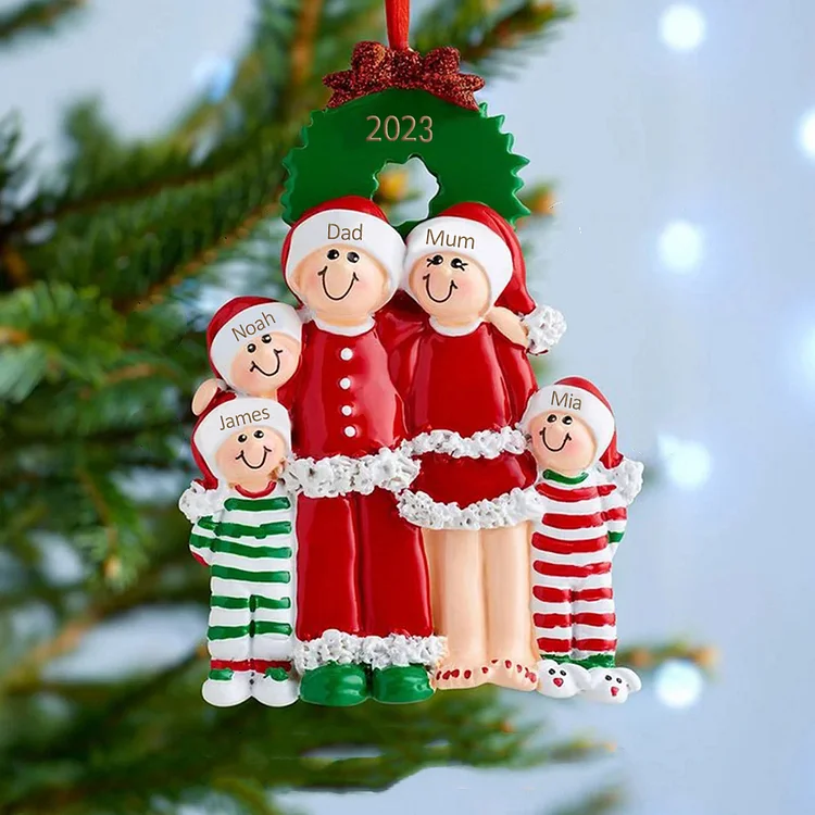 Holz Personalisiertes 5 Namen Jahr Weihnachtsornament Mistel Weihnachtskranz Anhänger mit 5 Familienmitglieder