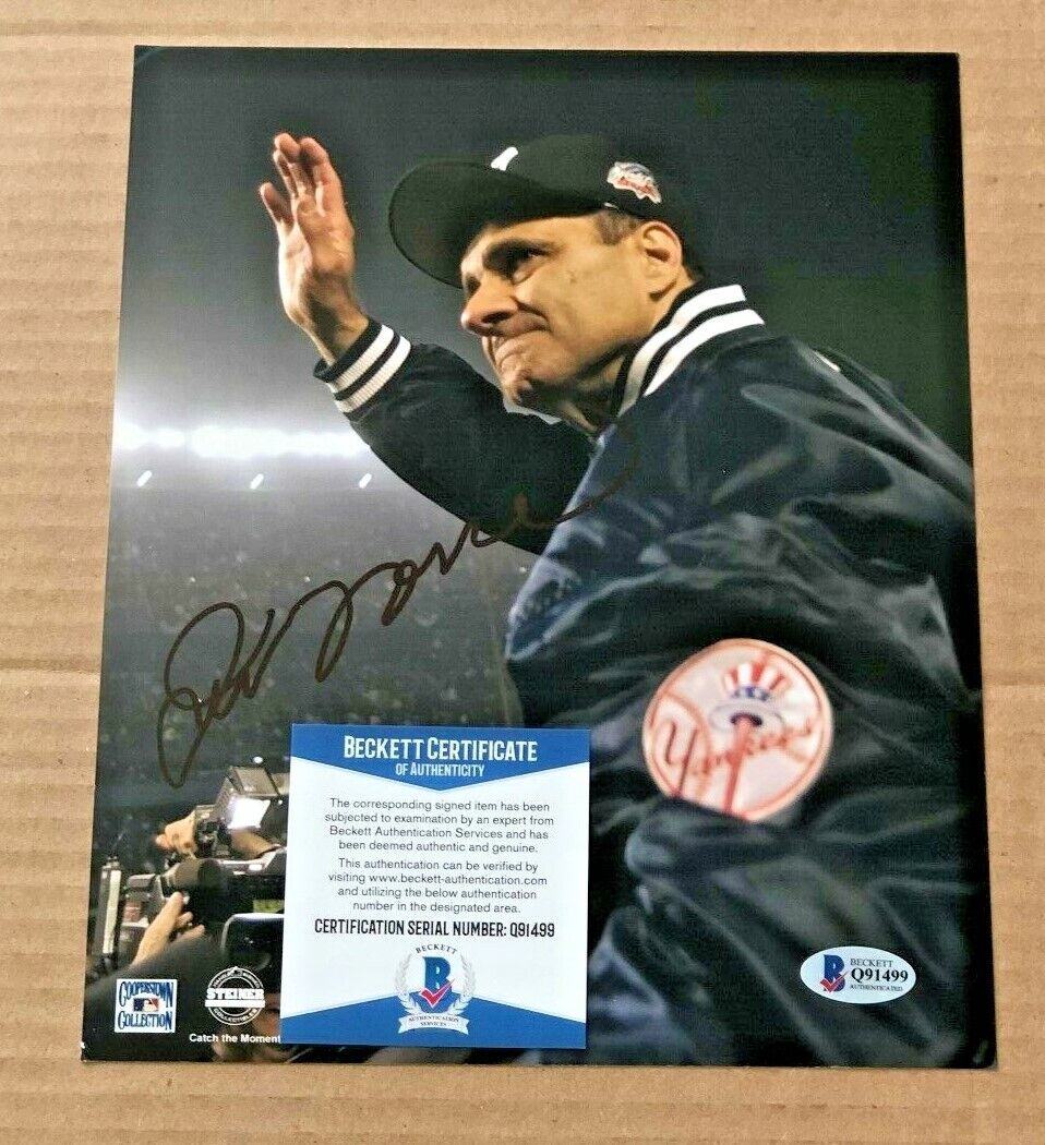 JOE TORRE SIGNED 8X10 NEW YORK YANKEES Photo Poster painting BECKETT CERTIFIED