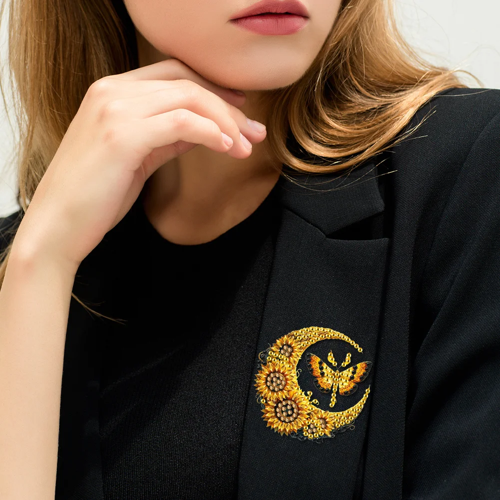 4Pcs DIY Moon Moth Diamond Painting Brooch DIY Diamond Badge Pins for Art Crafts