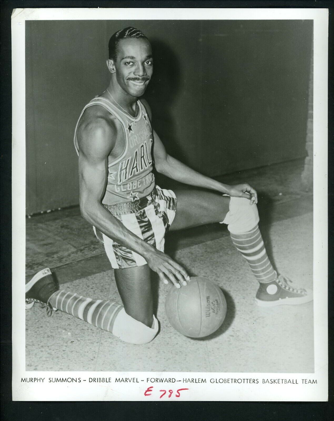 Murphy Summons 1962 Harlem Globetrotters Press Photo Poster painting