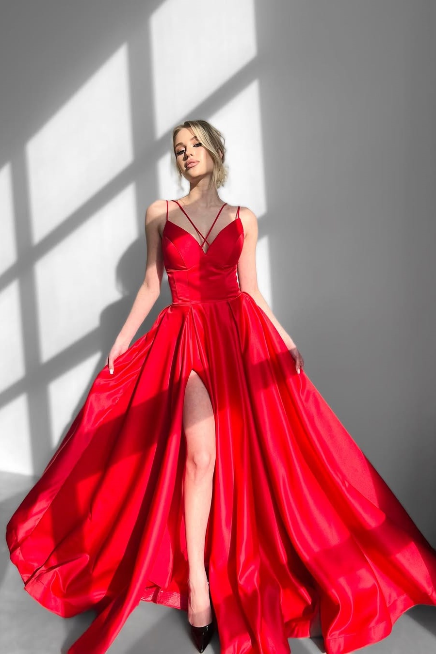 Lisliy Red Sleeveless Spaghetti Halter Straps V-Neck A-Line Prom Dress