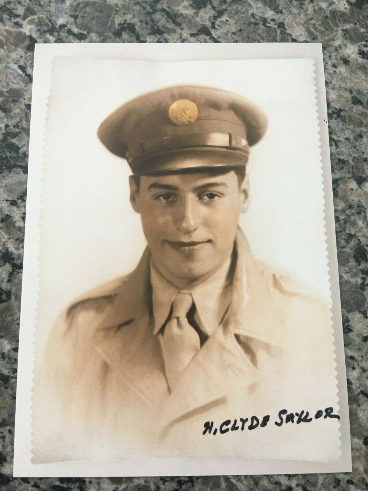 CLYDE SAYLOR 10TH AIR FORCE, 7TH BOMB GROUP B 24 WAIST GUNNER RARE SIGNED Photo Poster painting