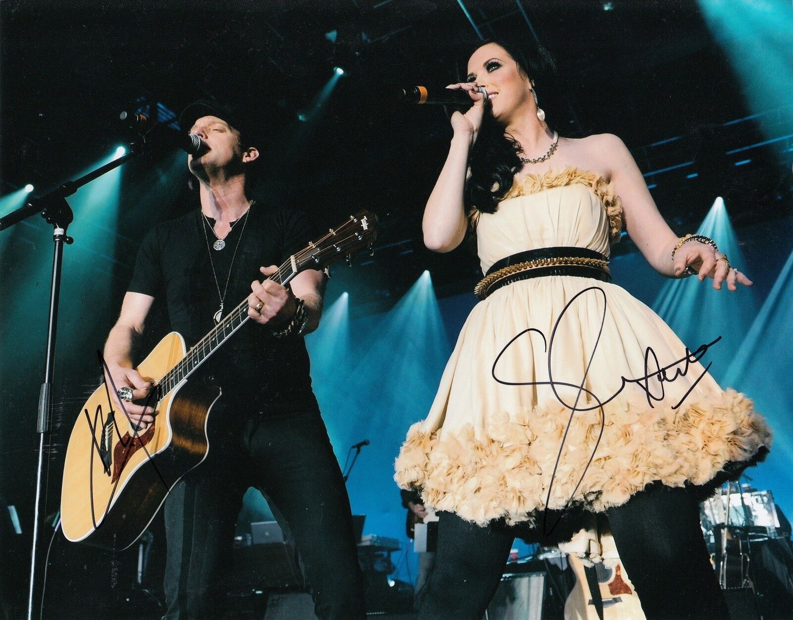 THOMPSON SQUARE group signed MUSIC 8X10 Photo Poster painting W/COA *COUNTRY MUSIC* SHAWNA #2