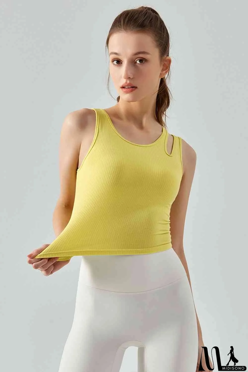 MidiSono - Ribbed Round Neck Sports Tank Top