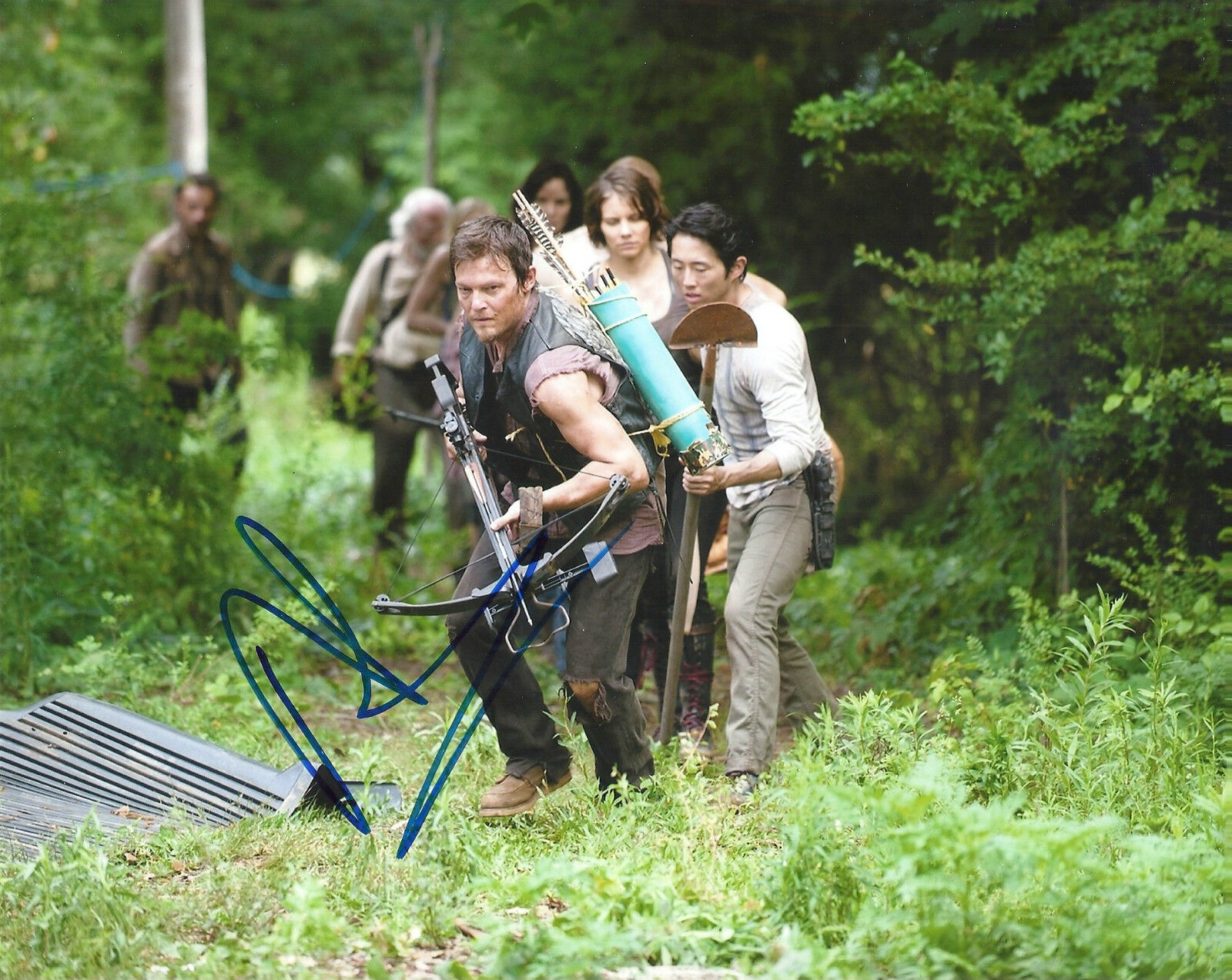 NORMAN REEDUS 'THE WALKING DEAD' DARYL DIXON SIGNED 8X10 PICTURE *COA 6