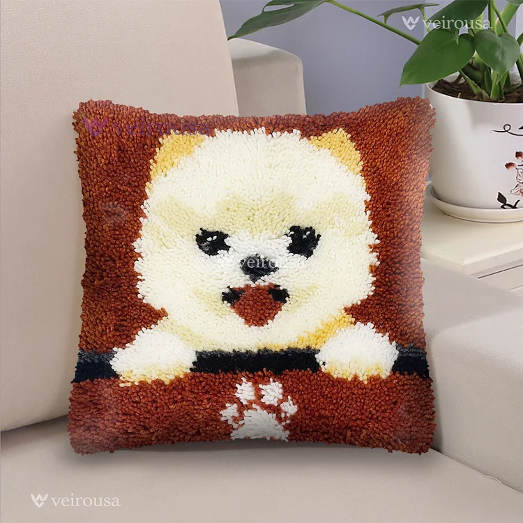 Pomeranian Puppy - Latch Hook Pillow Kit veirousa