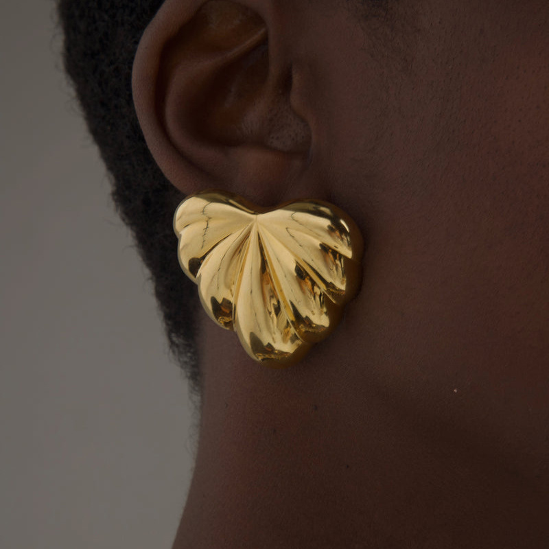 European and American style titanium steel heart-shaped earrings for women unique exaggerated chubby 18k gold stainless steel earrings