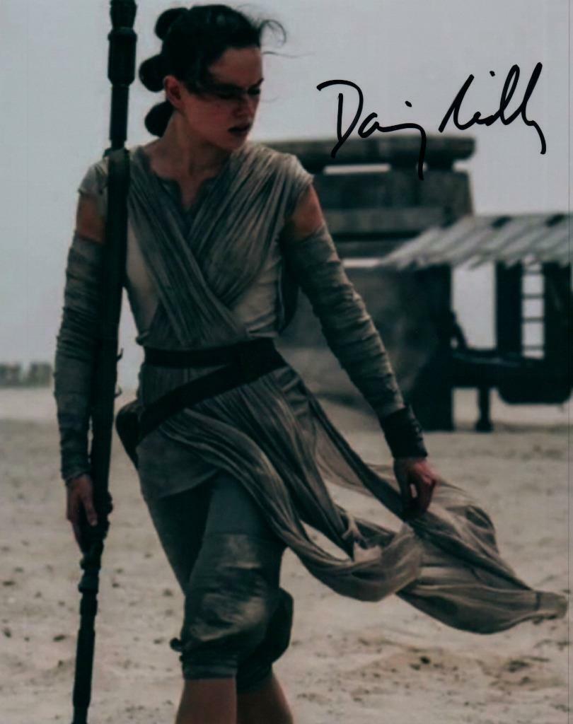 Daisy Ridley autographed 8x10 signed Photo Poster painting Picture Pic and COA