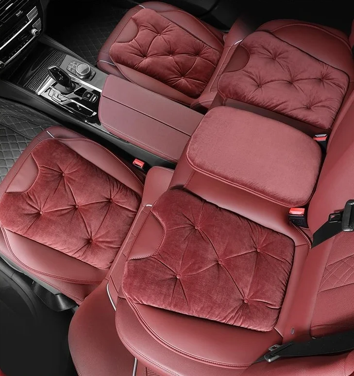 New plush car seat cushion says goodbye to winter cold