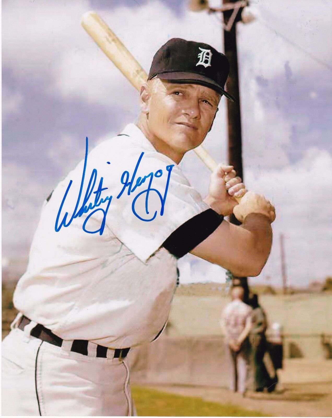 WHITEY HERZOG DETROIT TIGERS ACTION SIGNED 8x10