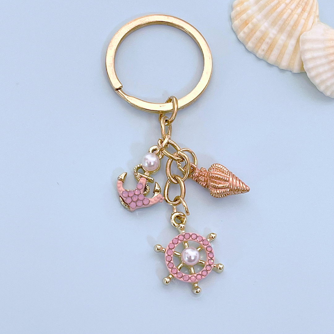 Maneifurui™ Ocean-themed keychain 