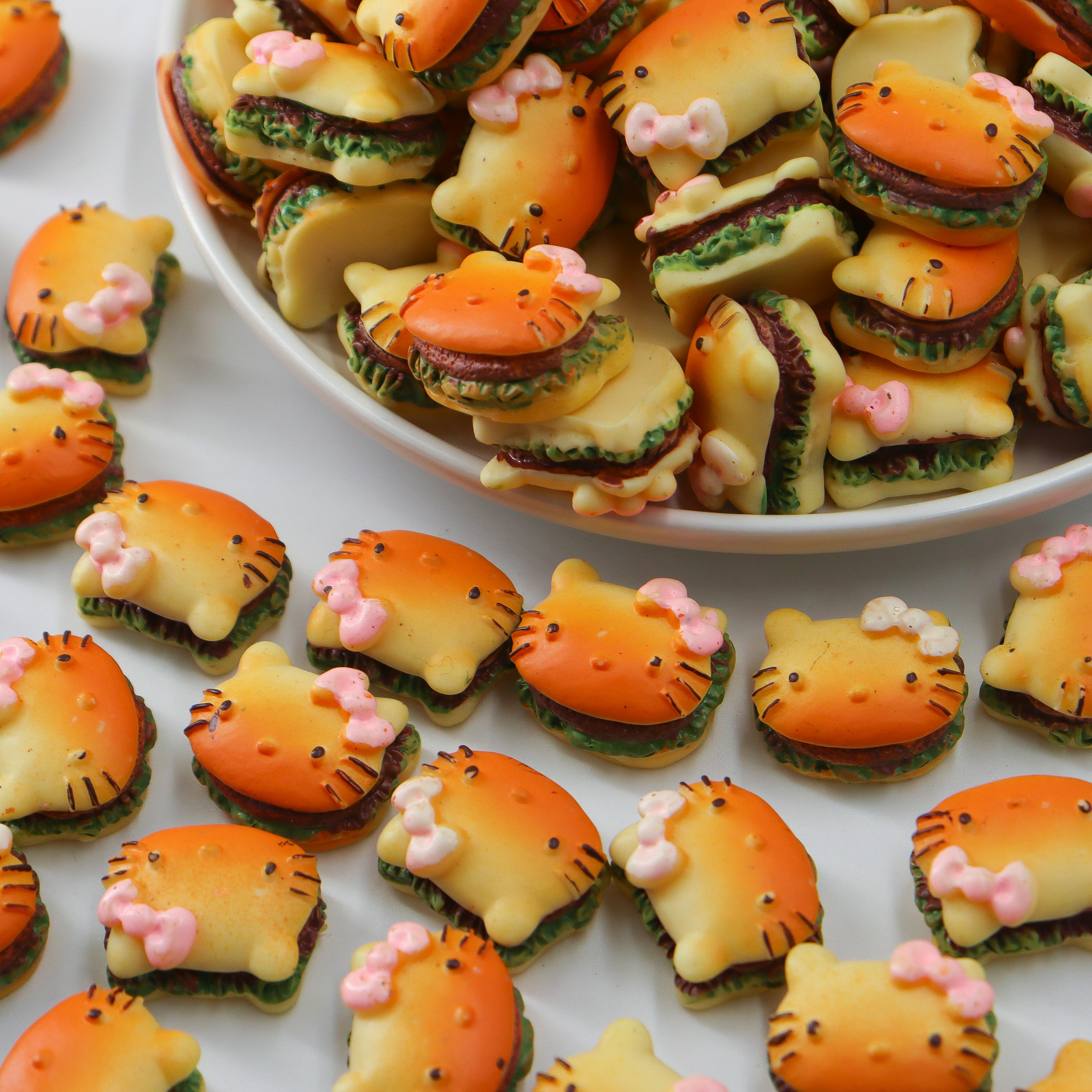Kitty Burger Resin Charm – Miniature Cat Face Hamburger Decoration