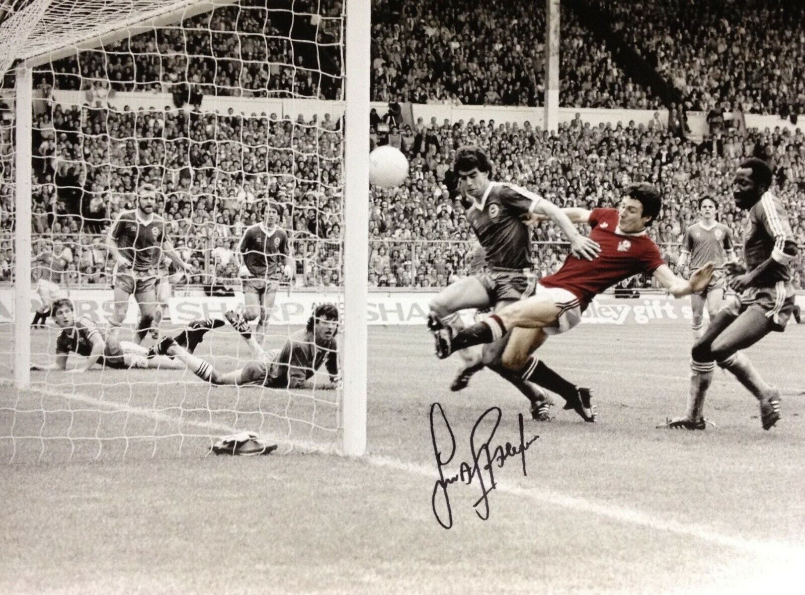 FRANK STAPLETON SIGNED MANCHESTER UNITED 1983 FA CUP FINAL 16X12 Photo Poster painting COA PROOF