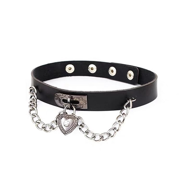 Chained Lock Heart Choker