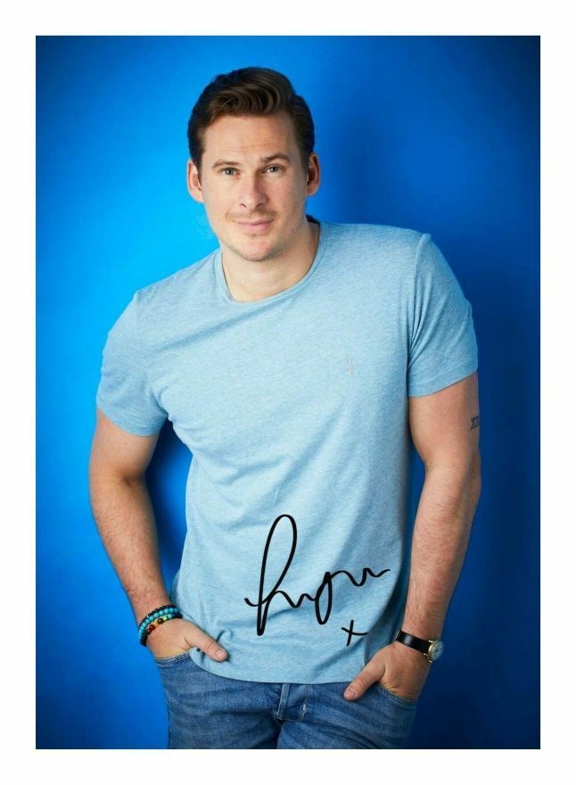 LEE RYAN - BLUE AUTOGRAPH SIGNED PP Photo Poster painting POSTER