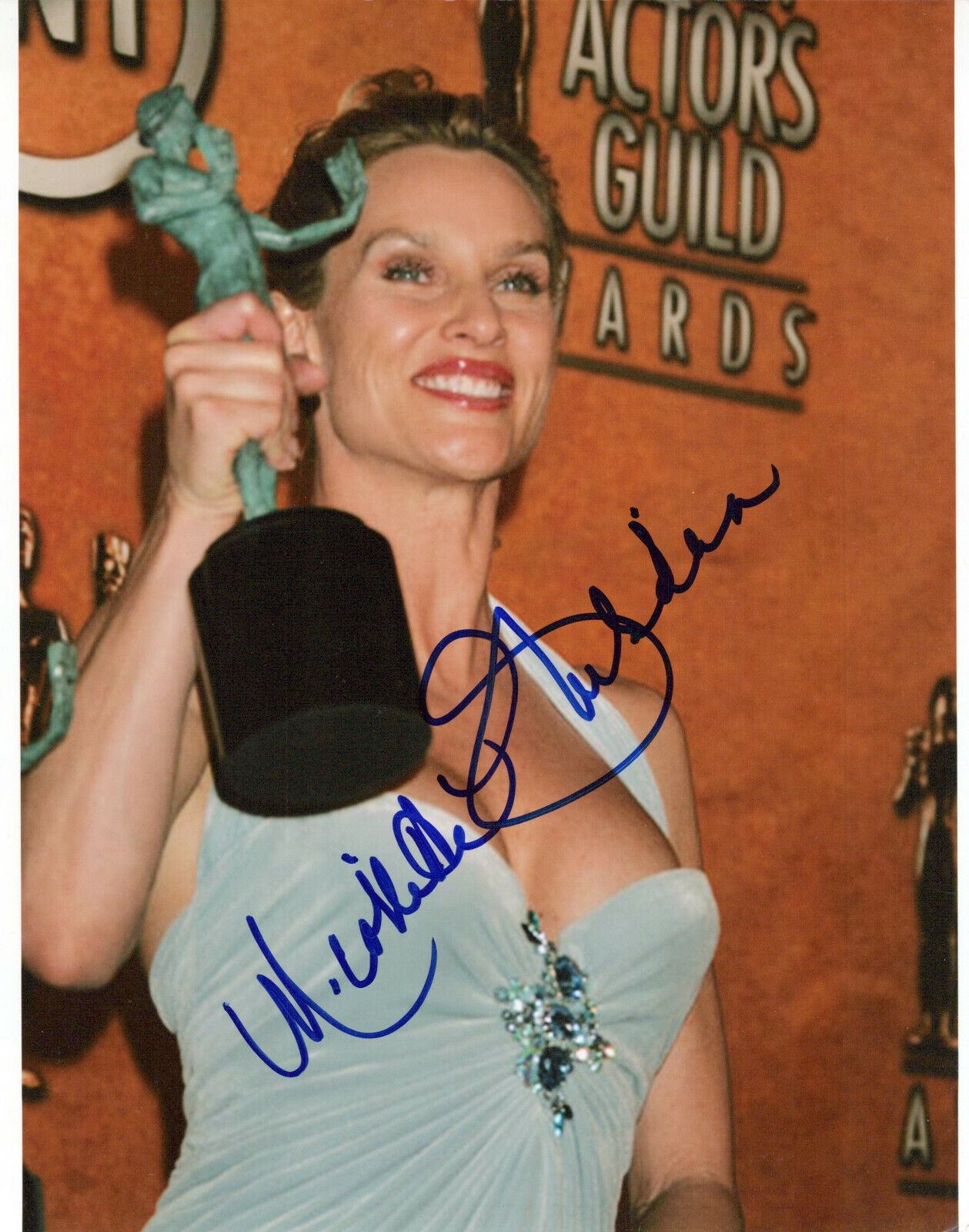 Nicolette Sheridan glamour shot autographed Photo Poster painting signed 8x10 #2 with Sag Award